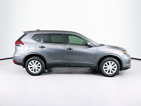 Used 2018 Nissan Rogue S AWD/4WD image 10