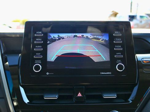 Used 2021 Toyota Camry SE FWD image 16