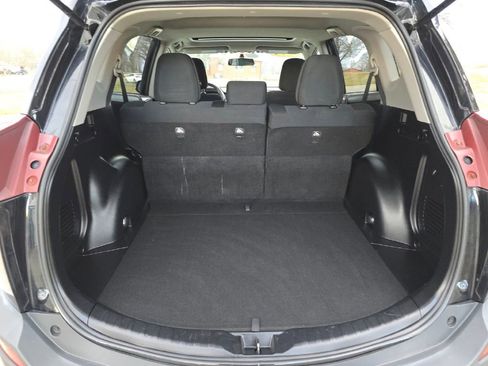 Used 2014 Toyota RAV4 XLE image 19