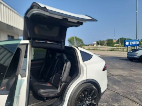 Used 2020 Tesla Model X Long Range AWD/4WD image 10