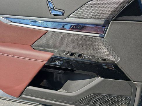New 2025 BMW i7 eDrive50 w/ Premium Package image 28