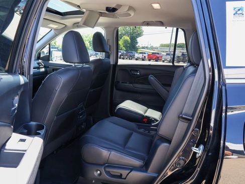 Used 2022 Honda Pilot Touring image 12