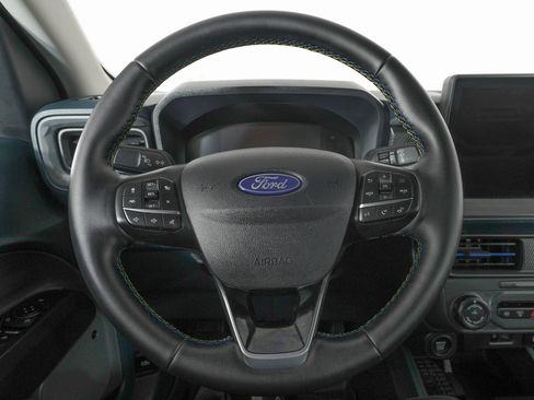 Used 2025 Ford Maverick Lobo image 16