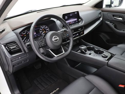 Used 2023 Nissan Rogue SV w/ SV Premium Package image 14