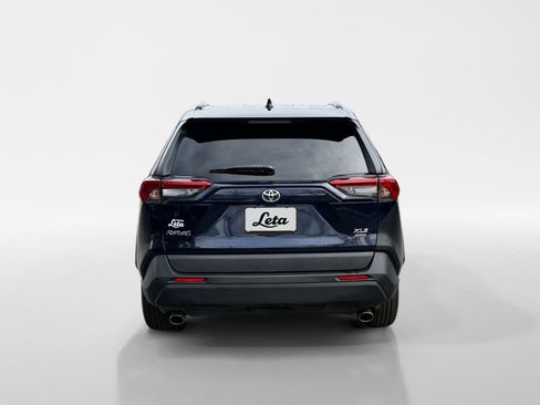 Used 2022 Toyota RAV4 XLE image 5