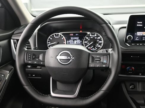 Used 2026 Nissan Rogue SV AWD/4WD image 31