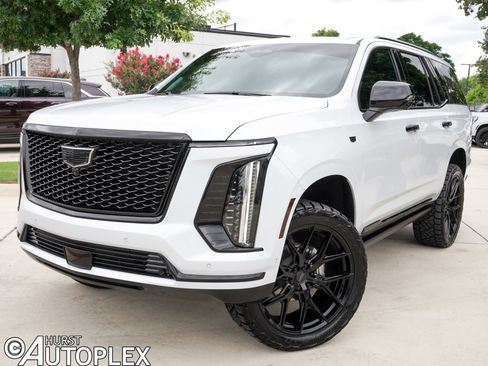 Used 2026 Cadillac Escalade Platinum Sport w/ LPO, Floor Liner Package AWD/4WD image 1
