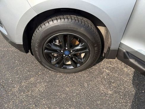 Used 2020 Ford Edge SEL image 29