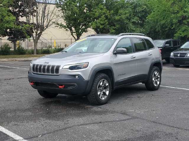 Used 2019 Jeep Cherokee Trailhawk AWD/4WD image 2