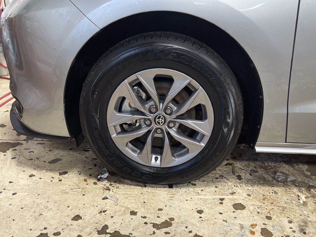 Certified 2025 Toyota Sienna XLE FWD image 10
