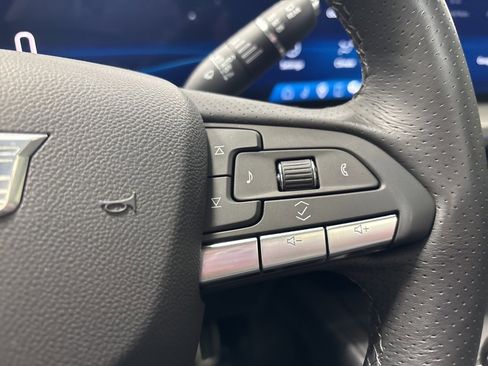 Used 2024 Cadillac XT4 Sport image 31