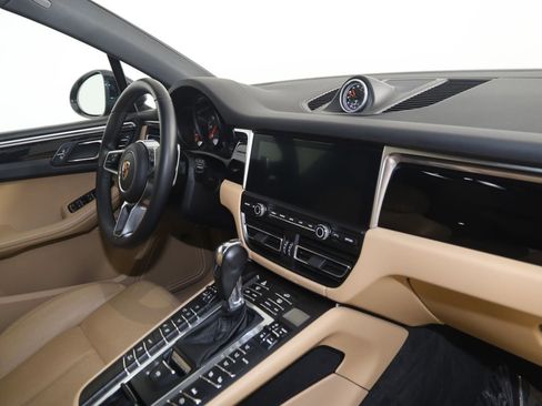 Used 2019 Porsche Macan AWD/4WD image 43