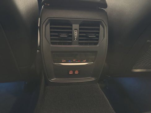 Certified 2023 BMW 330i xDrive Sedan w/ Premium Package AWD/4WD image 24