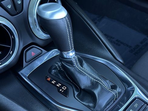 Used 2023 Chevrolet Camaro LT w/ Technology Package image 33