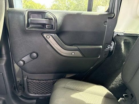Used 2017 Jeep Wrangler Unlimited Sport AWD/4WD image 25