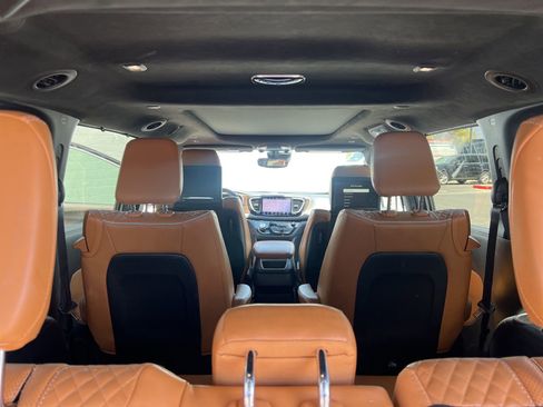 Used 2022 Chrysler Pacifica Pinnacle FWD image 33