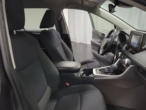 Used 2019 Toyota RAV4 LE w/ All Weather Liner Package FWD image 32
