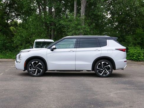 Used 2023 Mitsubishi Outlander SEL AWD/4WD image 3