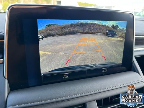 Used 2024 Chevrolet Suburban LT image 30