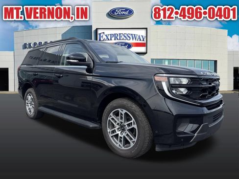 Used 2025 Ford Expedition Active AWD/4WD image 3
