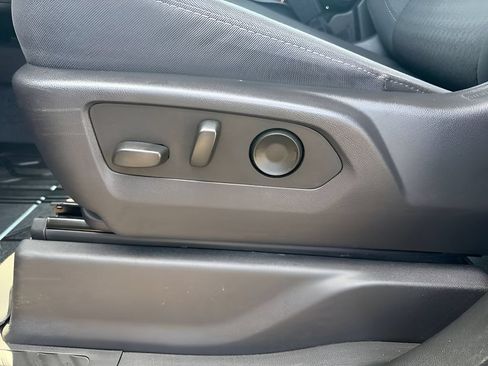 Used 2024 Chevrolet Silverado 1500 Custom AWD/4WD image 9
