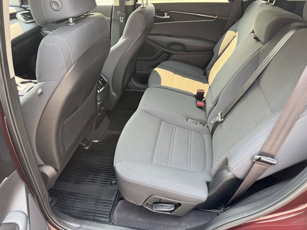 Used 2017 Kia Sorento AWD image 20