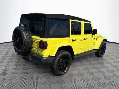 Used 2022 Jeep Wrangler Unlimited Sahara w/ Safety Group AWD/4WD image 6