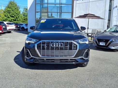 Used 2025 Audi Q3 2.0T Premium image 2