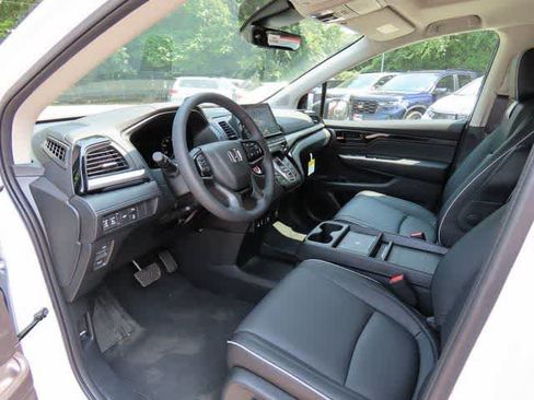 New 2026 Honda Odyssey Touring image 2