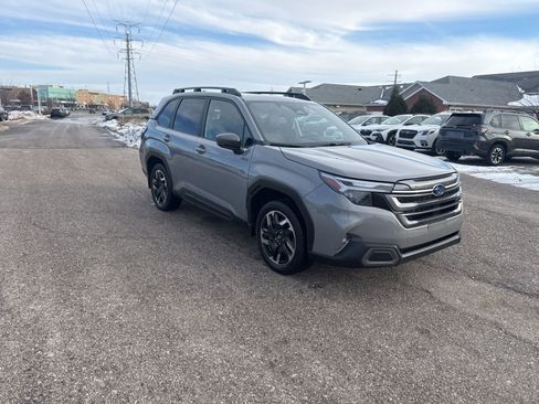 Certified 2025 Subaru Forester Limited image 9