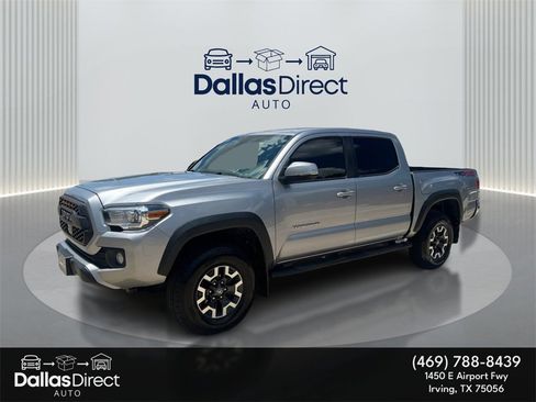 Used 2020 Toyota Tacoma TRD Off-Road image 2