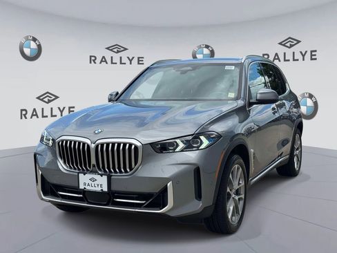 Certified 2025 BMW X5 xDrive40i w/ Parking Assistance Package AWD/4WD image 3