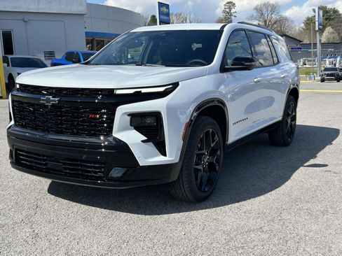 New 2026 Chevrolet Traverse RS w/ LPO, Floor Liner Package image 7