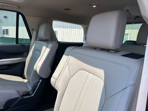 Used 2024 Ford Expedition Limited AWD/4WD image 23