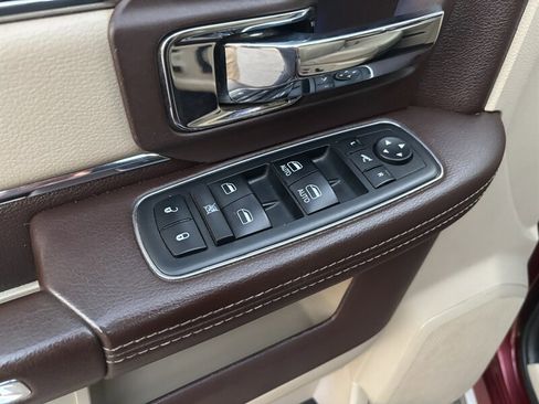 Used 2018 RAM 2500 Laramie w/ Convenience Group image 9