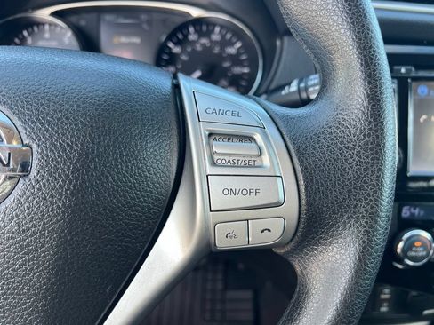 Used 2016 Nissan Rogue SV w/ SV Premium Package AWD/4WD image 40