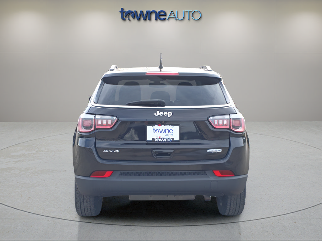 Used 2019 Jeep Compass Latitude w/ Popular Equipment Group AWD/4WD image 5