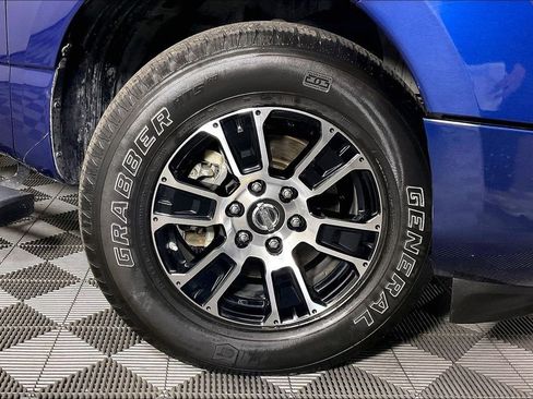 Used 2021 Nissan Titan SV w/ SV Convenience Package image 11