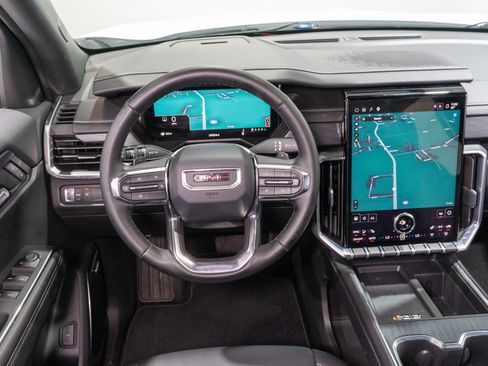 Used 2026 GMC Acadia Elevation w/ Elevation Premium Package FWD image 11