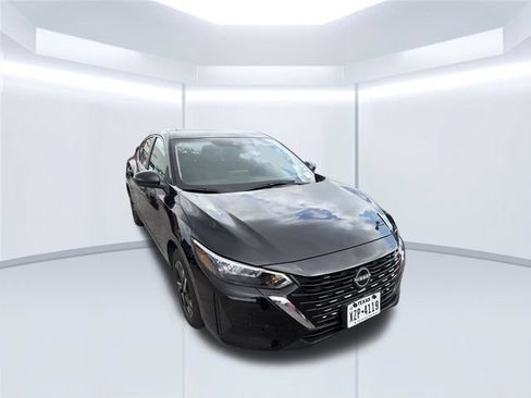 Used 2025 Nissan Sentra SV FWD image 3
