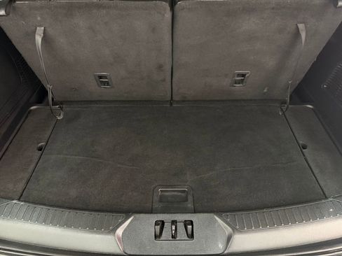 Used 2022 Ford Explorer XLT w/ Equipment Group 202A AWD/4WD image 33