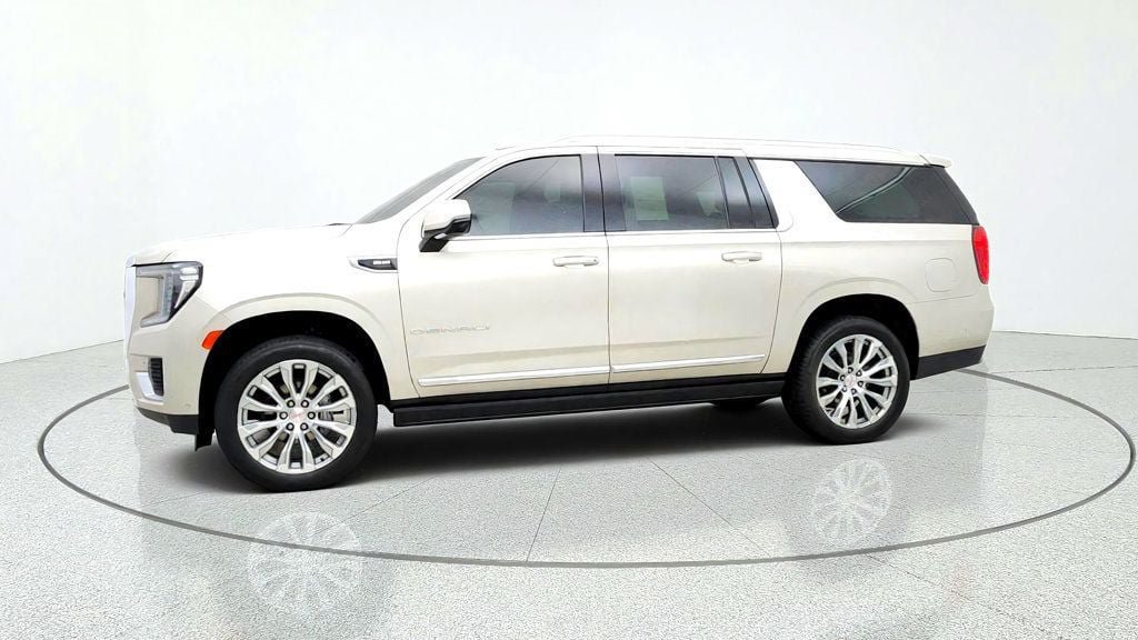 Used 2023 GMC Yukon XL Denali w/ Denali Reserve Package AWD/4WD image 8