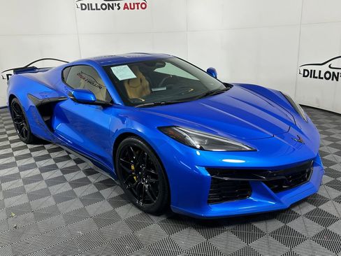 Used 2025 Chevrolet Corvette Z06 RWD image 16