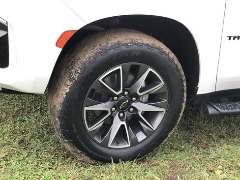 Used 2021 Chevrolet Tahoe Z71 w/ Z71 Signature Package image 2