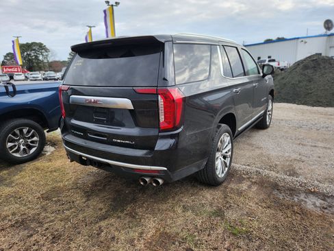 Used 2024 GMC Yukon Denali w/ Advanced Technology Package image 9
