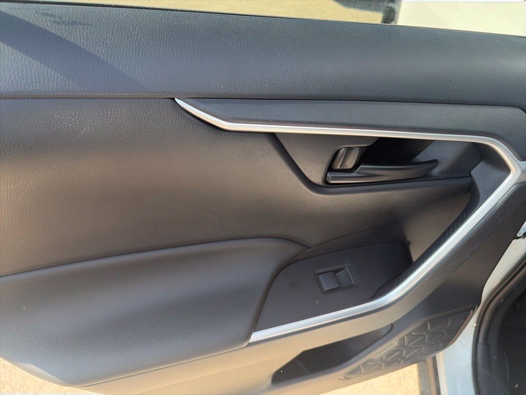Used 2025 Toyota RAV4 LE FWD image 12