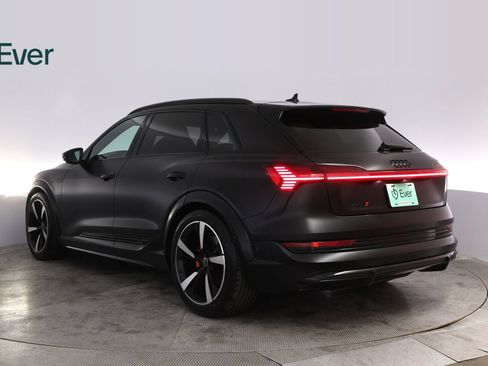 Used 2022 Audi e-tron S Premium Plus AWD/4WD image 17