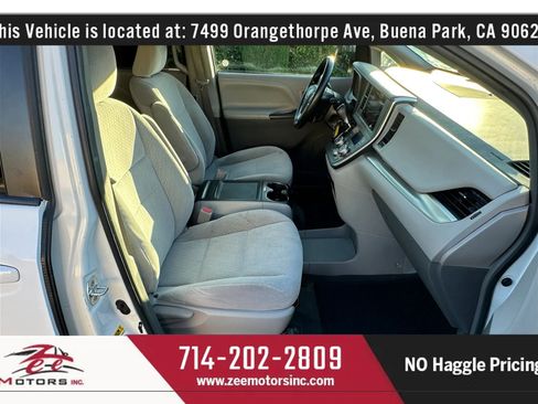 Used 2017 Toyota Sienna LE FWD image 20