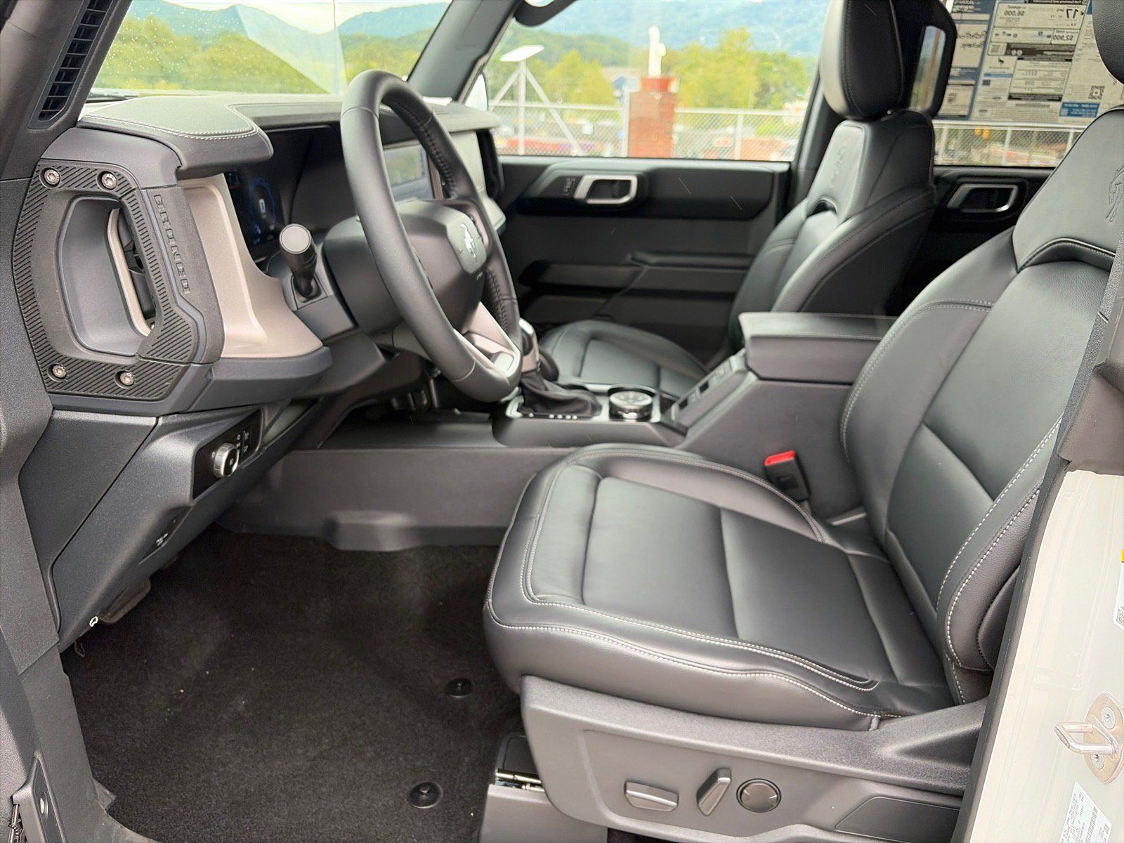 New 2026 Ford Bronco Outer Banks w/ Sasquatch Package AWD/4WD image 16