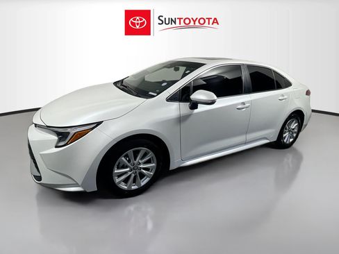 Used 2024 Toyota Corolla XLE FWD image 9